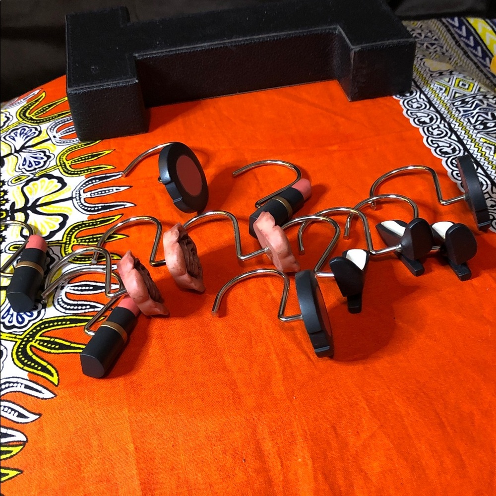 Resin Decorative shower curtain hooks - Picture 7 of 7